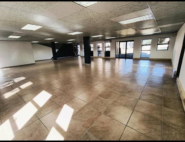 BUSINESS PROPERTY TO RENT IN WOODMEAD